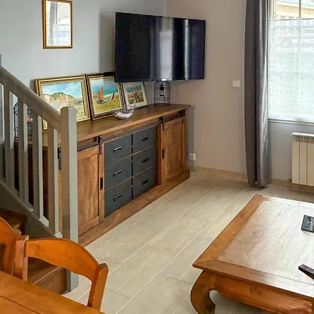 Holiday home 3 Bedroom Awesome In Saint-Valery-en-Caux