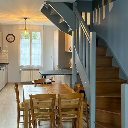 3 Bedroom Awesome In * Saint-Valery-en-Caux