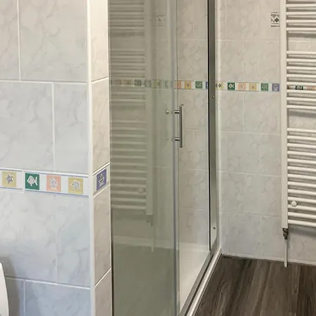 בית נופש 3 Bedroom Awesome In