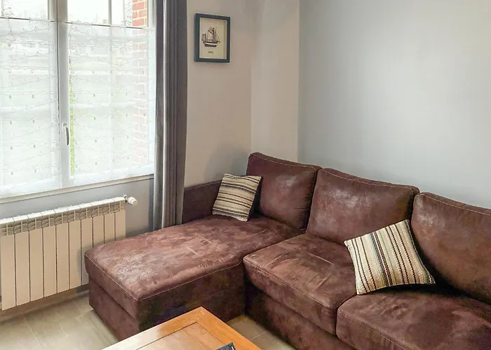 Holiday home 3 Bedroom Awesome In Saint-Valery-en-Caux