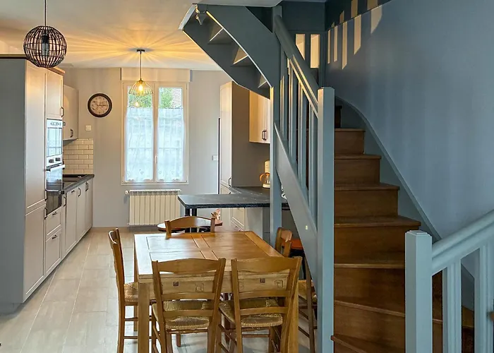 3 Bedroom Awesome In * Saint-Valery-en-Caux