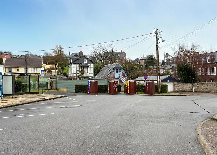 Holiday home 3 Bedroom Awesome In Saint-Valery-en-Caux